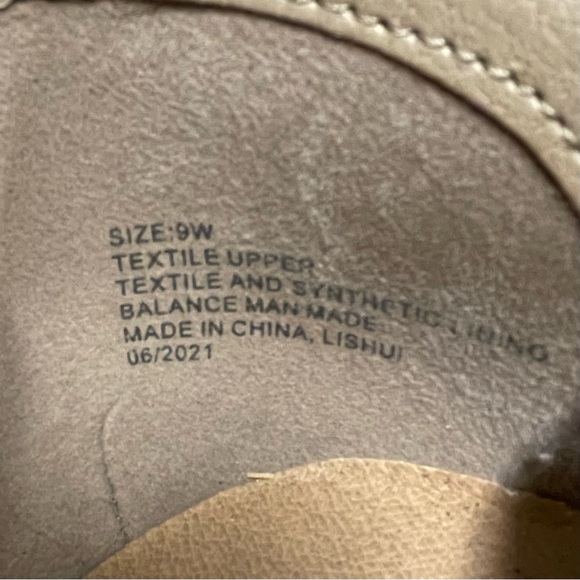 Lane Bryant Ankle Boots Side Dip Beige Faux Suede Low Heel Women’s 9W side dip - Picture 9 of 11